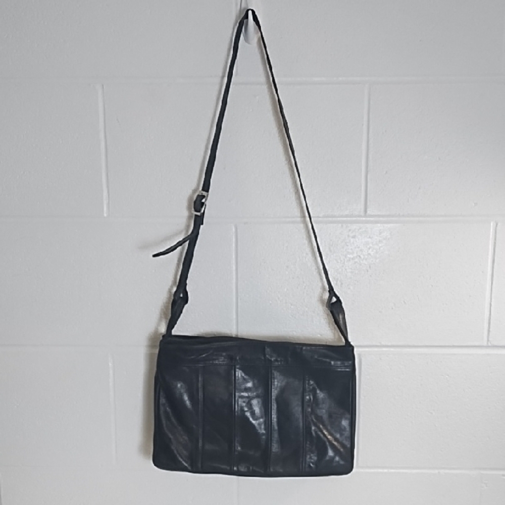 Black Leather Purse 12" Long X 4" Wide X 8" Height Adjustable Strap - Picture 14 of 16